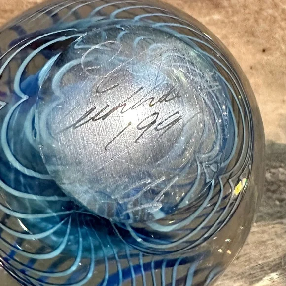 Vintage Robert Eickholt Glass Paperweight 1996 - Picture 8 of 9